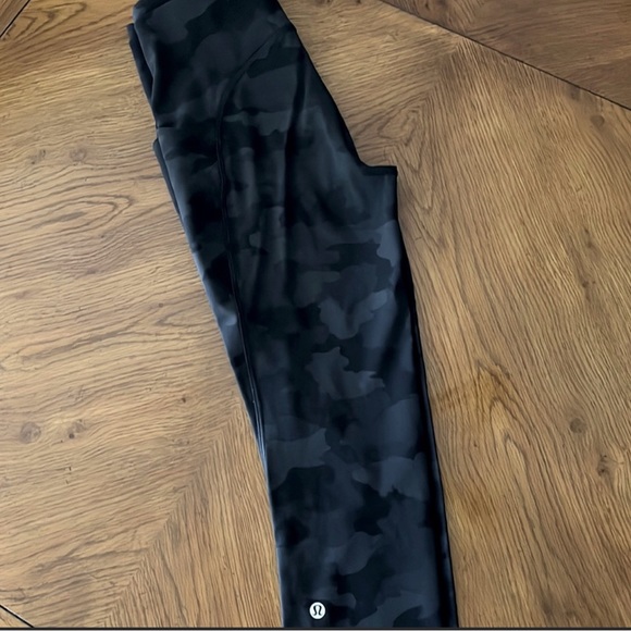 NWOT Lululemon align sold out Invigorate High Rise Crop 23” size 4 - Picture 4 of 6